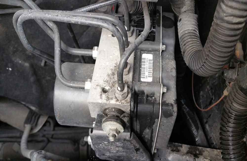 VW Polo SE DSG ABS pump